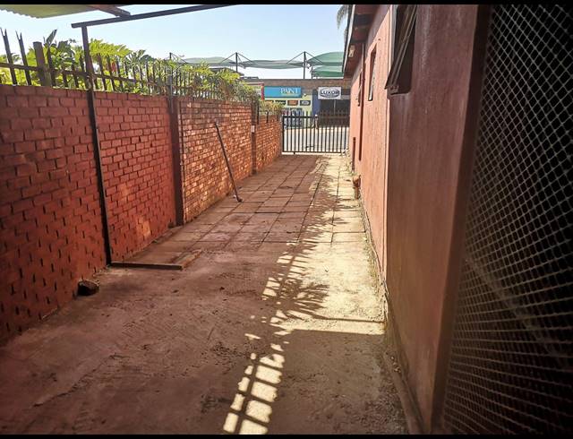 268M² RETAIL FOR SALE IN WHITE RIVER CENTRAL